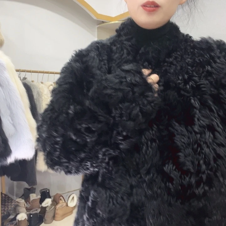 黑色皮毛一体百搭款式