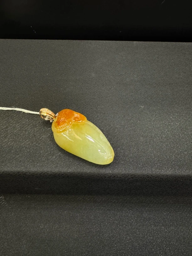 缅甸天然翡翠A货福瓜吊坠尺寸31.6.16.3.11.4