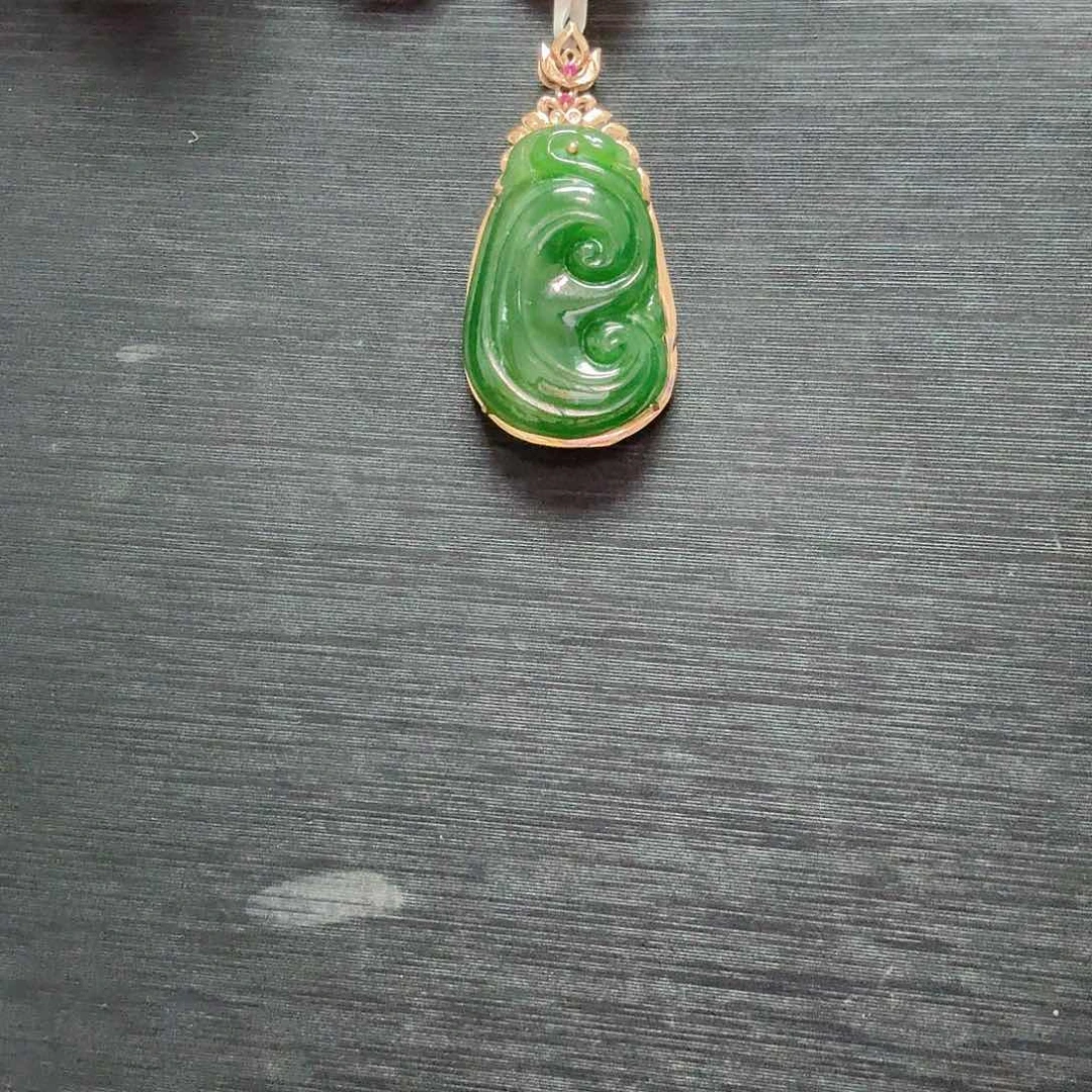 颈饰18K金镶嵌和田玉仓库