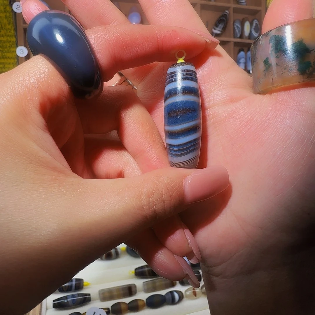 合金颈饰玛瑙/玉髓思*