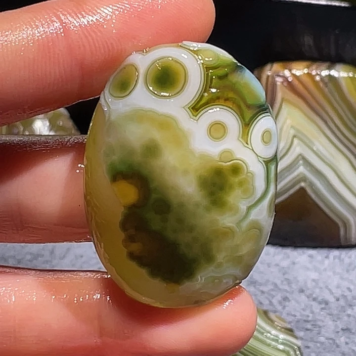 玛瑙/玉髓未镶嵌珠宝奇石