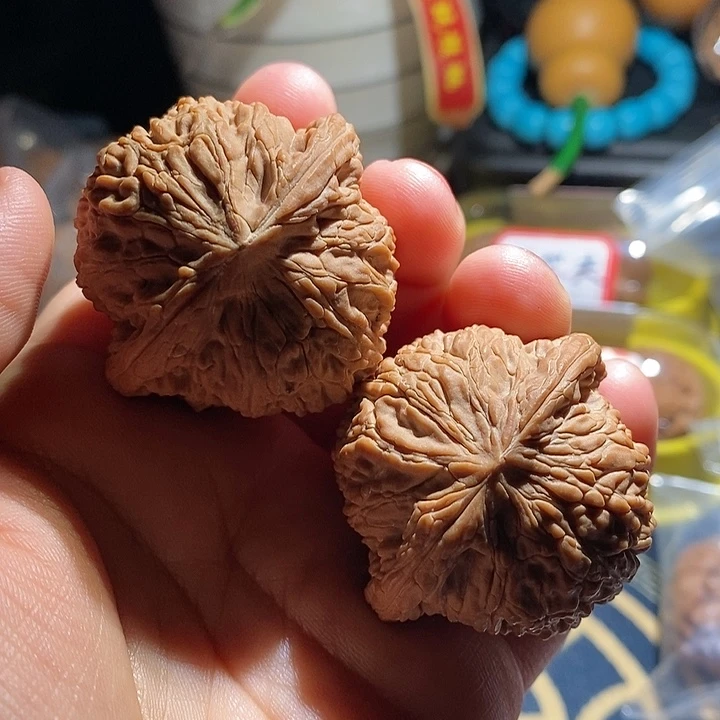 【闪购商品】吊坠文玩核桃绣球