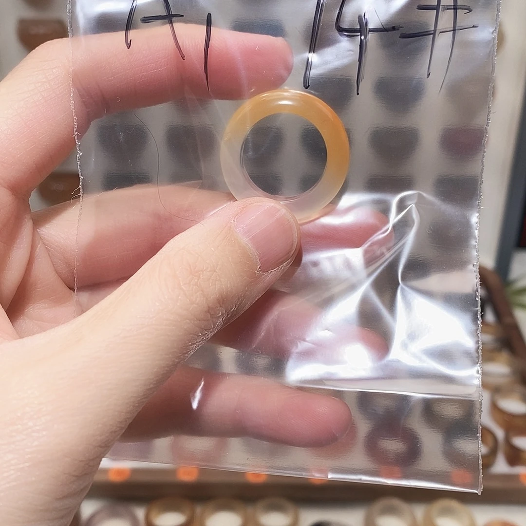 玛瑙/玉髓未镶嵌戒指港14码微瑕不退换