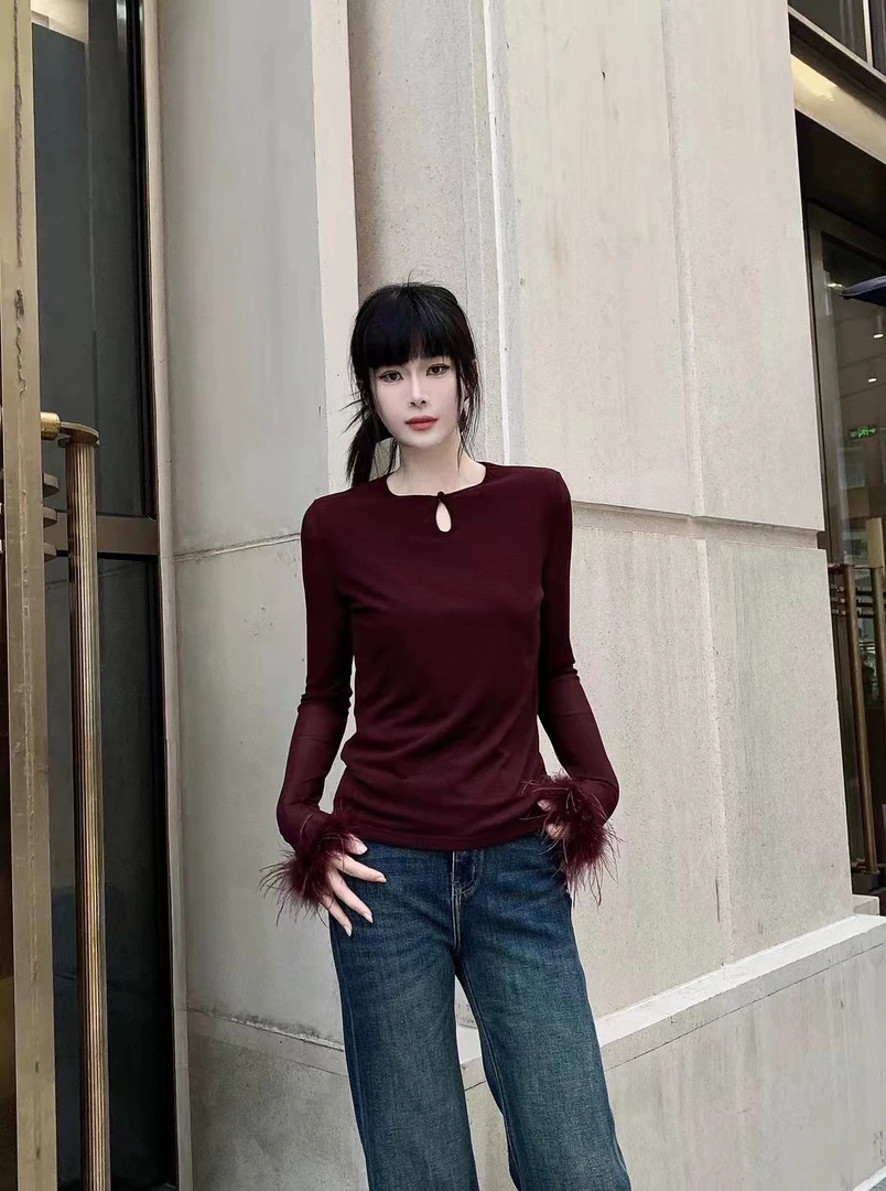 深圳南油欧货秋冬新款袖口拼接毛毛圆领镂空长袖上衣女内搭2025