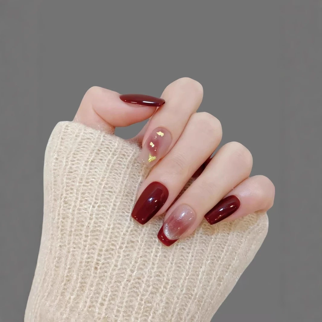 手工穿戴甲新年红气质手绘晕染法式猫眼安可拉红高级感新娘美甲贴