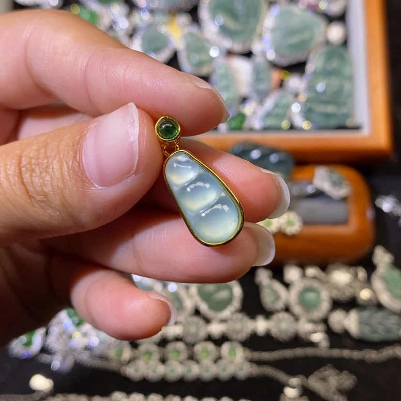 【闪购商品】翡翠颈饰未镶嵌天然