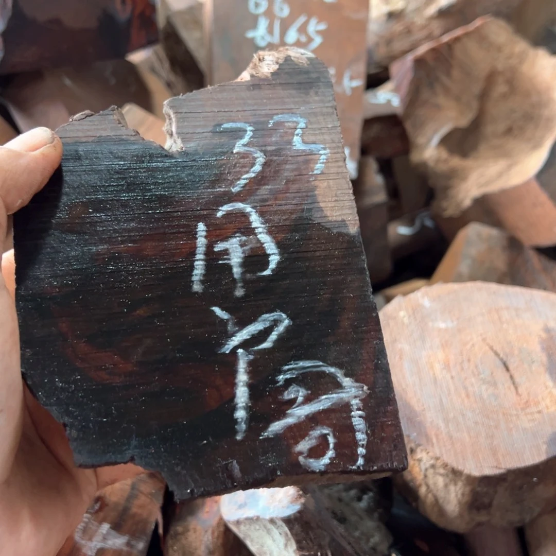 交趾黄檀（大红酸枝）用*哥