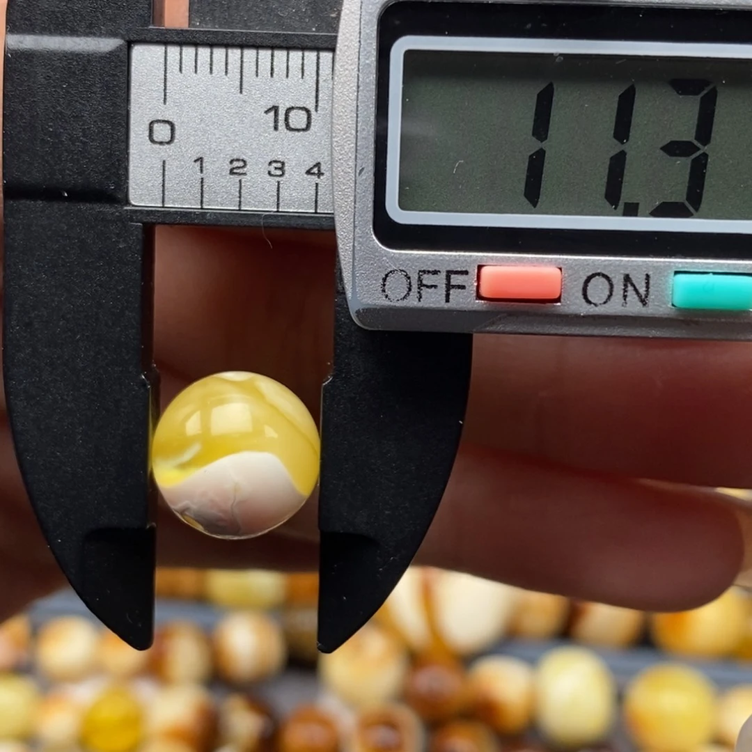 蜜蜡珠宝奇石未镶嵌