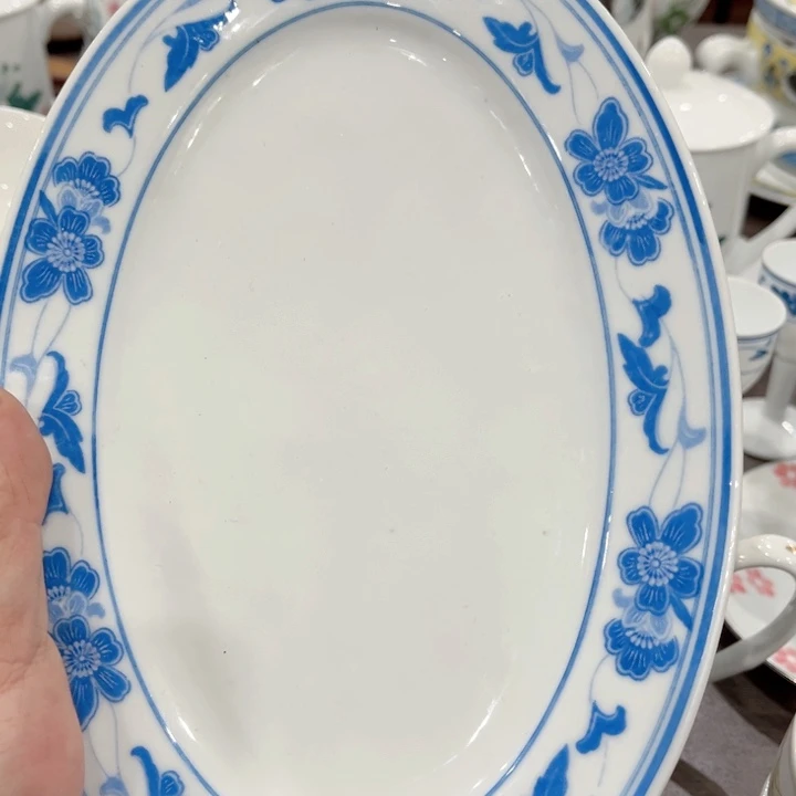 壶釉下五彩的瓷器和瓷器