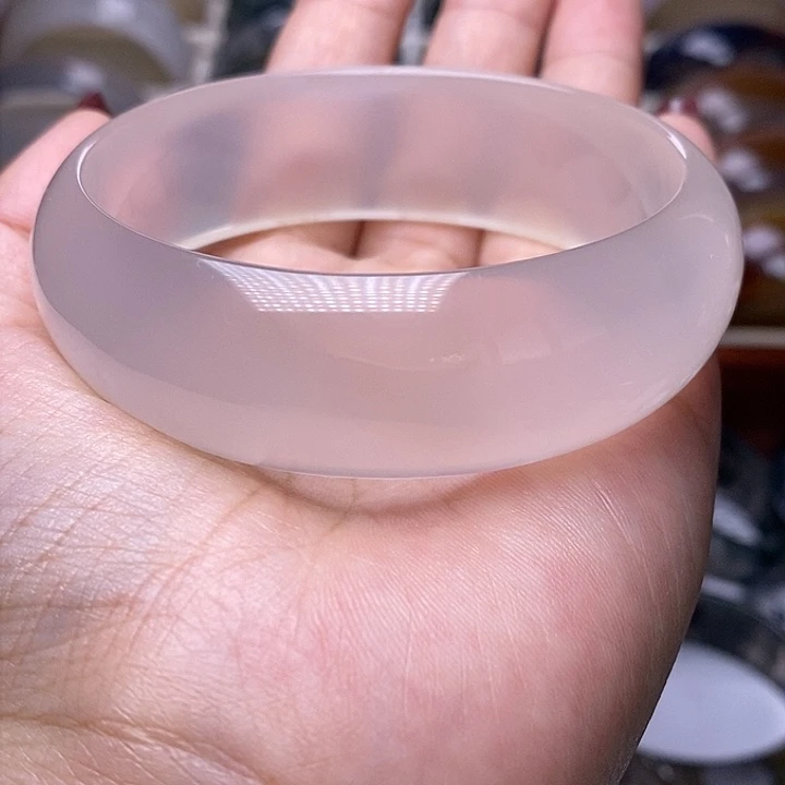 玛瑙/玉髓手镯未镶嵌群