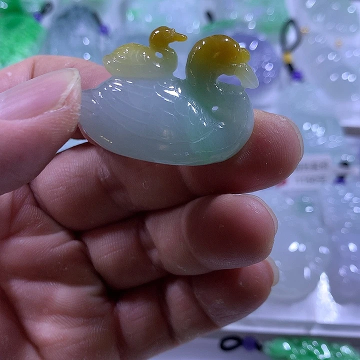 翡翠未镶嵌颈饰天然翡翠A货吊坠
