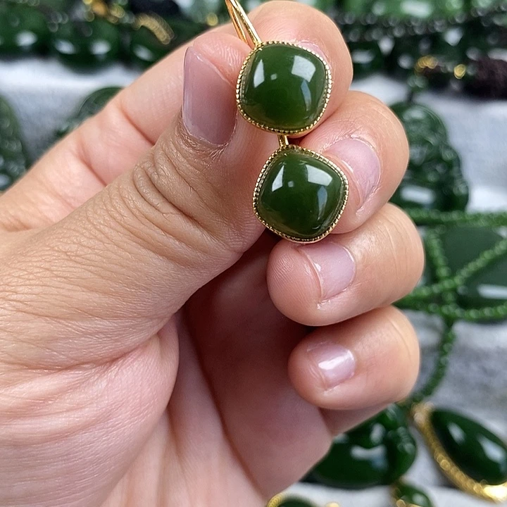 和田玉（碧玉）未镶嵌颈饰