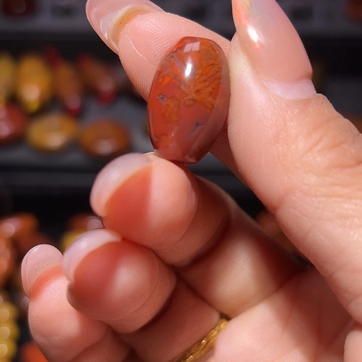 玛瑙/玉髓未镶嵌战国红珠子