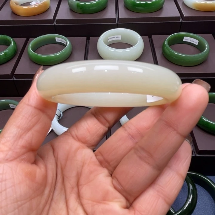 和田玉未镶嵌手镯51.52