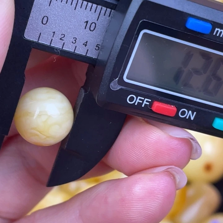 蜜蜡未镶嵌裸石68