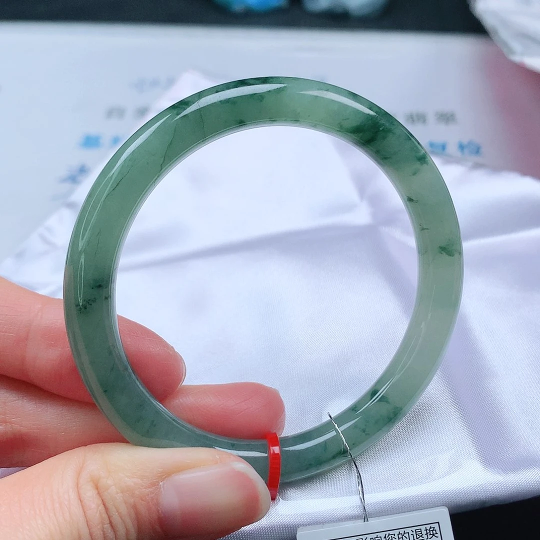翡翠手镯未镶嵌52圆