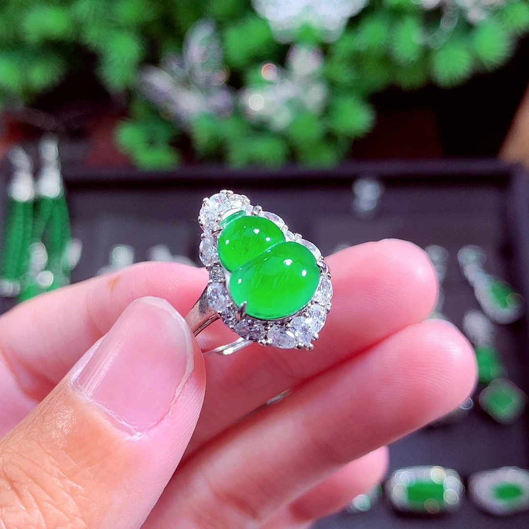 颈饰未镶嵌翡翠天然