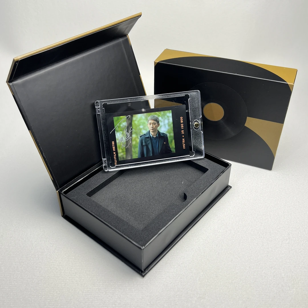 N8905张译 签名正品拍立得照片 黑胶