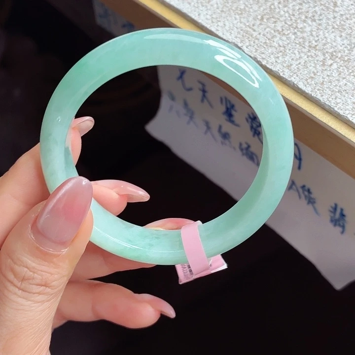 翡翠未镶嵌手镯手镯