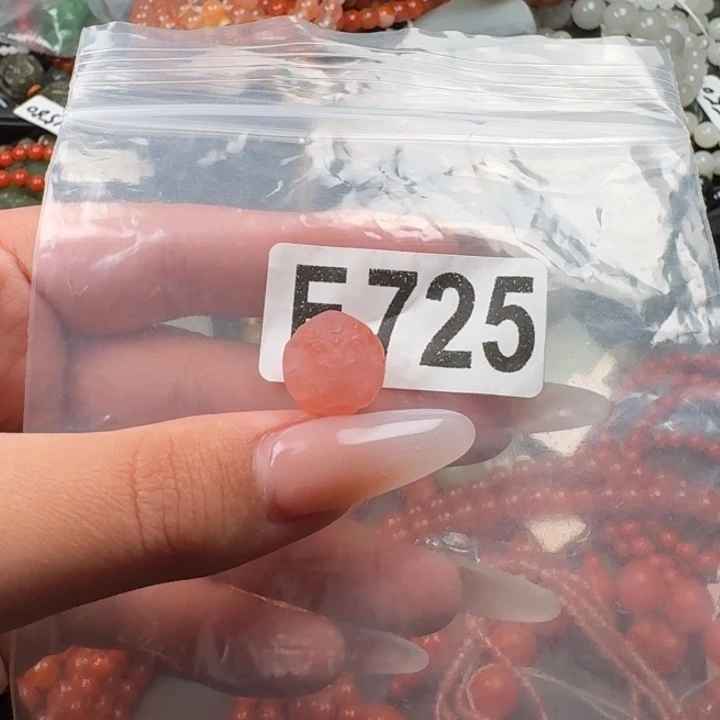 南红玛瑙未镶嵌珠宝奇石