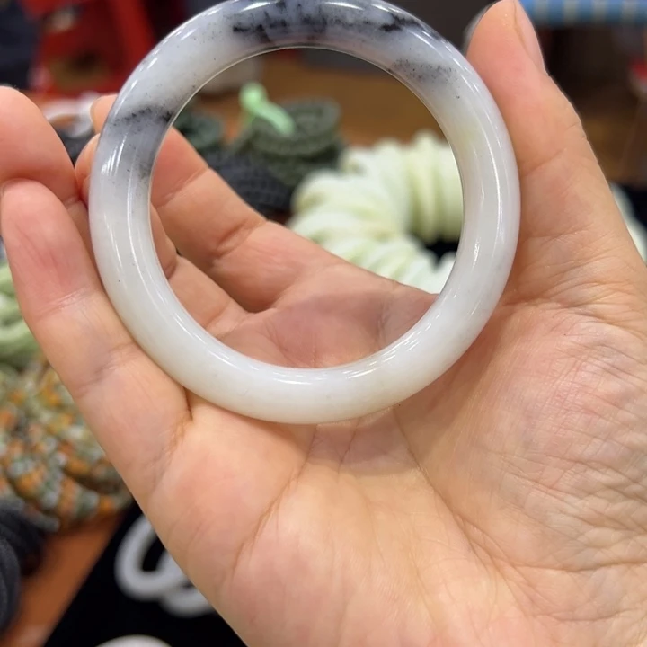 和田玉未镶嵌手串