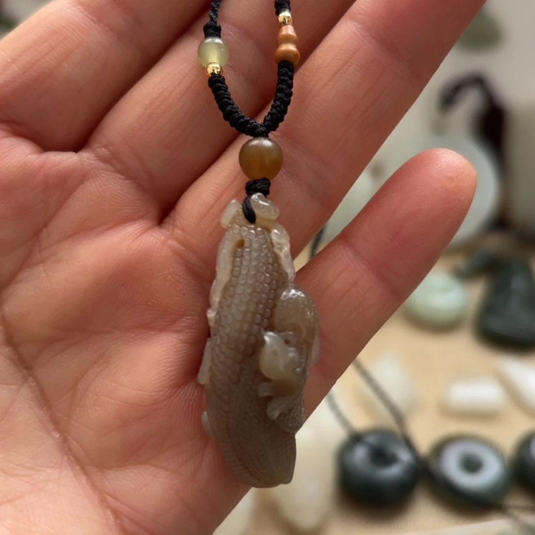 和田玉（糖玉）未镶嵌颈饰