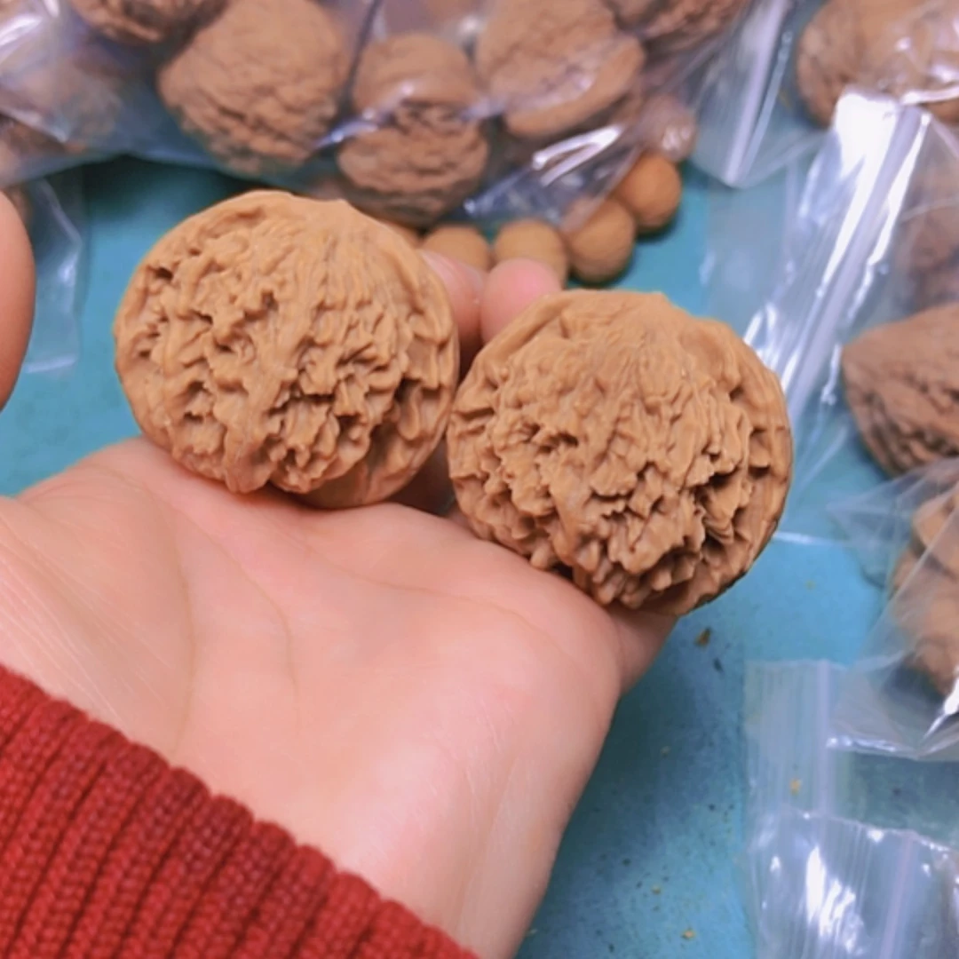 【闪购商品】摆件核桃40皇冠狮子头修肚出油