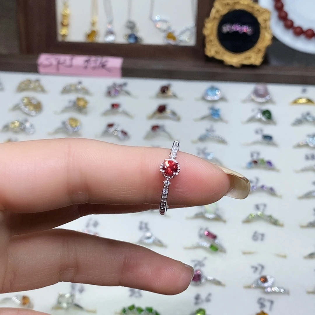 卿***'戒指银S925镶嵌水晶