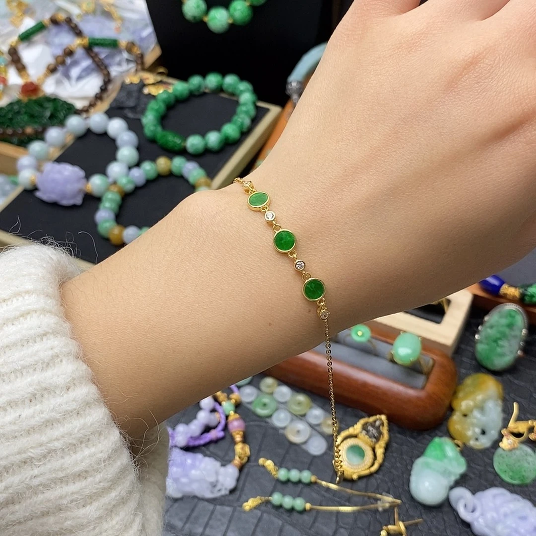 翡翠未镶嵌颈饰圆牌