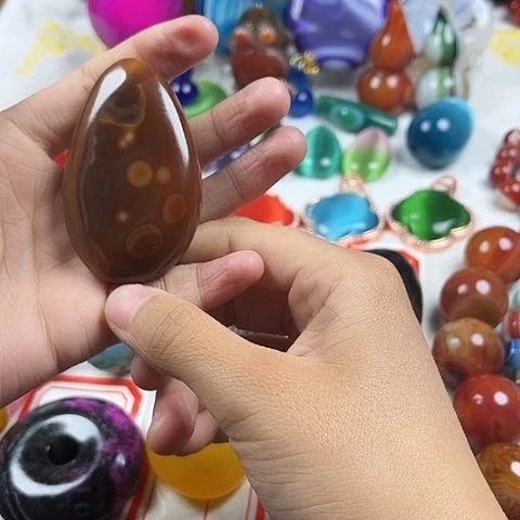 玛瑙/玉髓颈饰合金