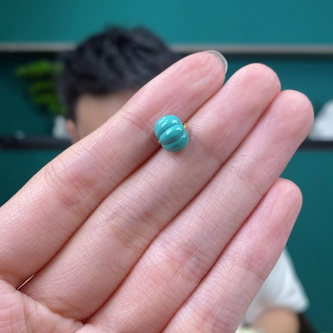 依***然未镶嵌绿松石珠宝奇石