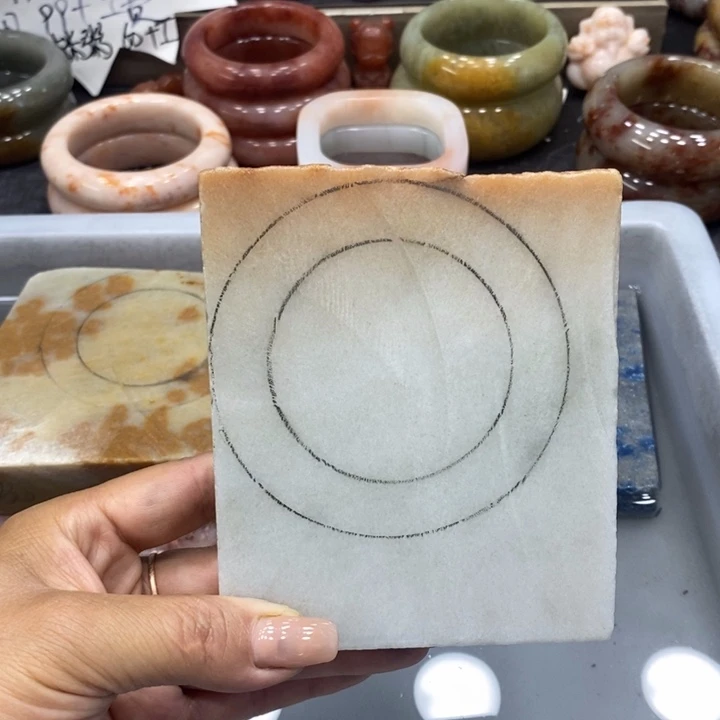 石英质玉手镯未镶嵌金玉满糖有矿物质色点定制无裂不退换