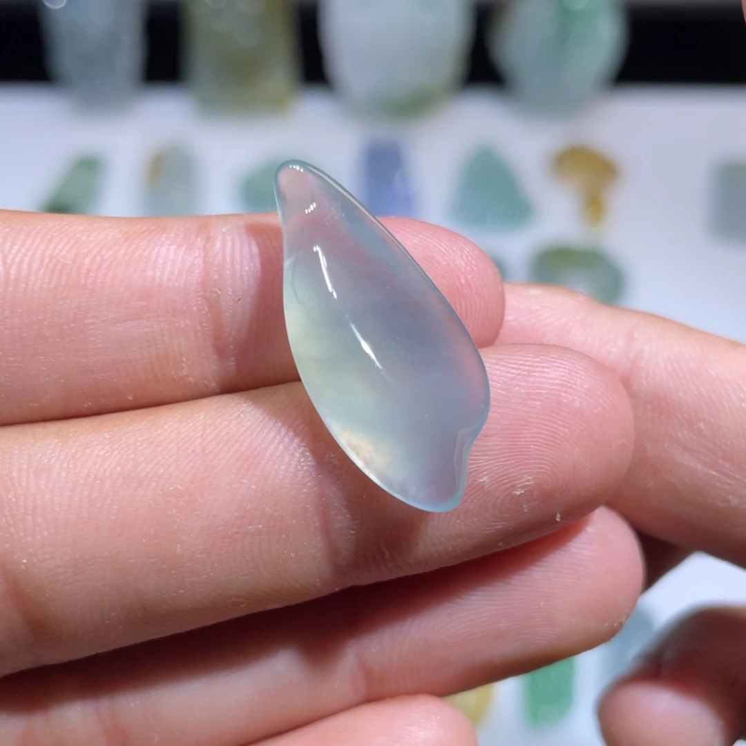 颈饰未镶嵌翡翠随形