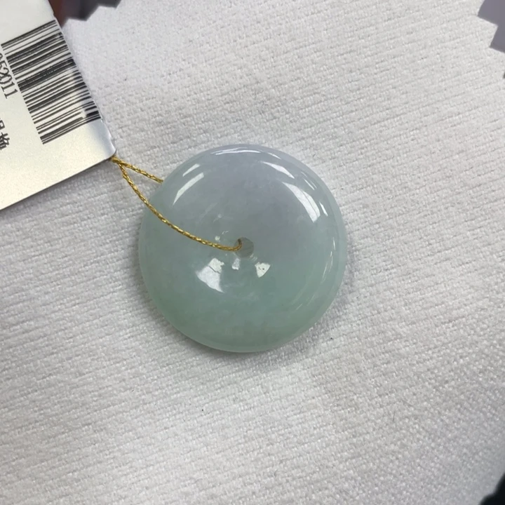 翡翠未镶嵌颈饰平安扣