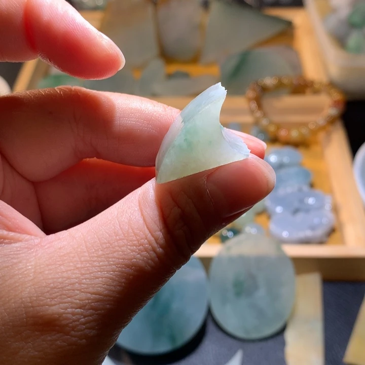 翡翠未镶嵌颈饰00000008