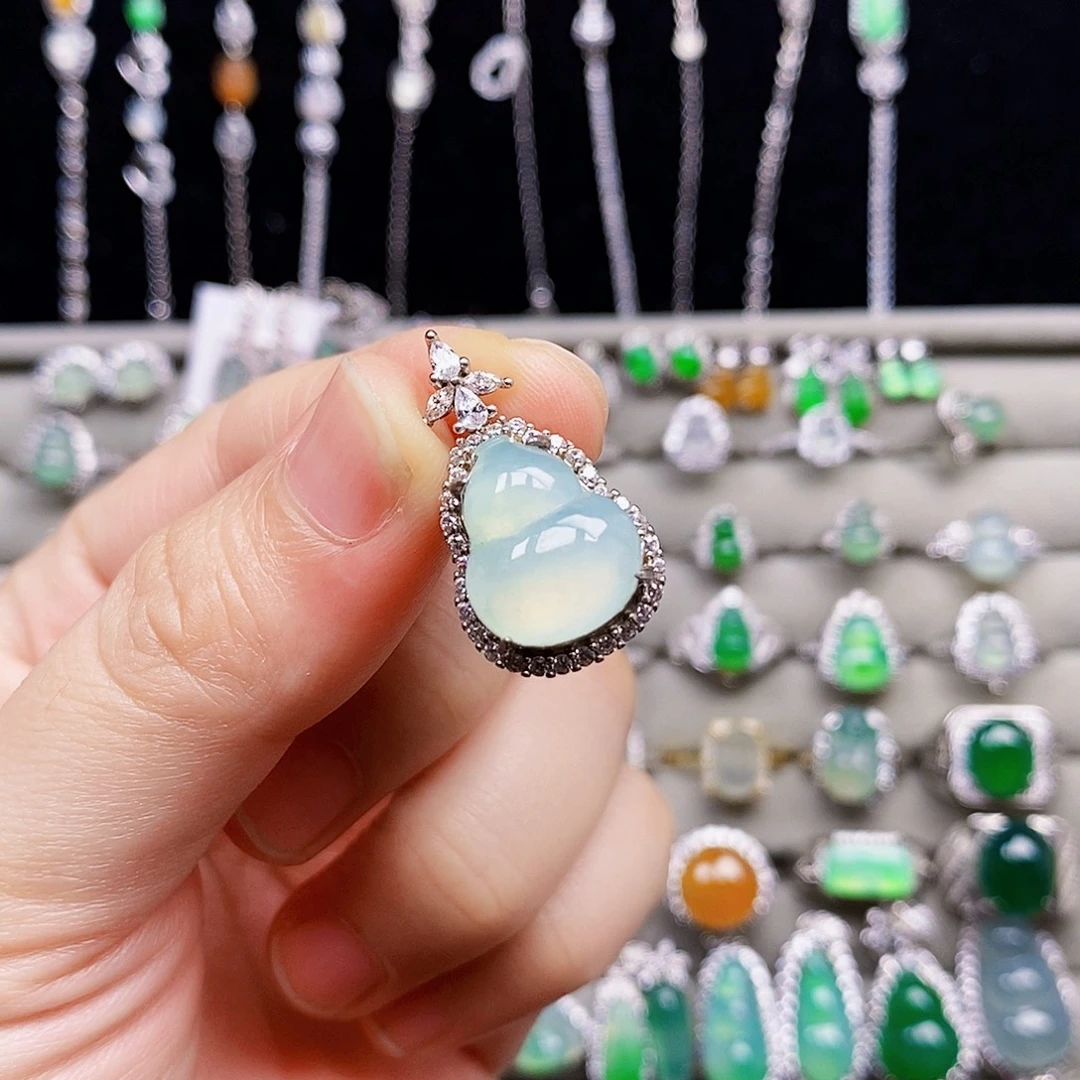 翡翠银S925镶嵌颈饰葫芦