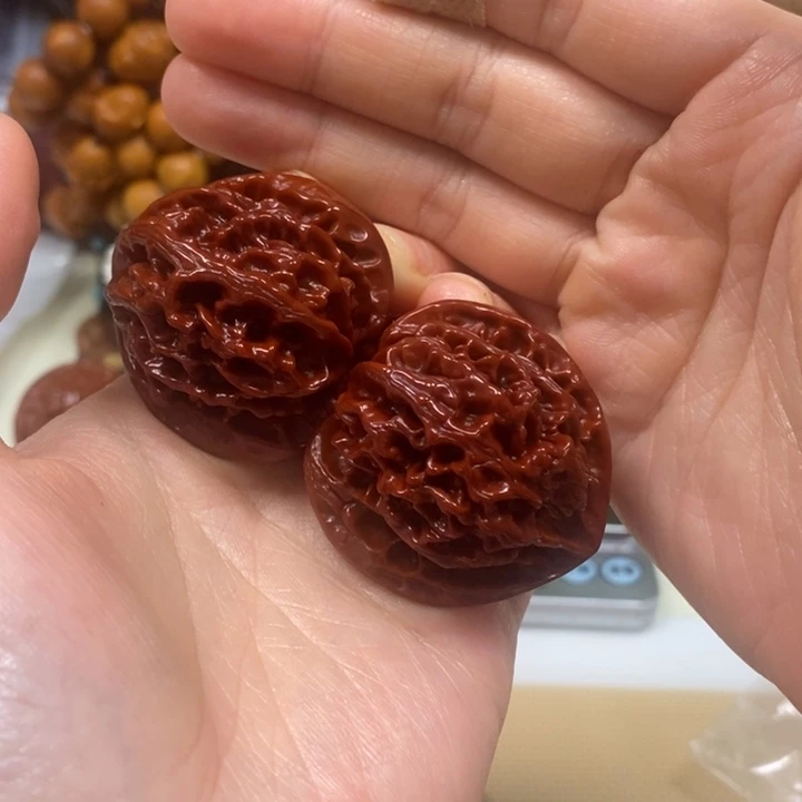 文玩核桃吊坠苹果
