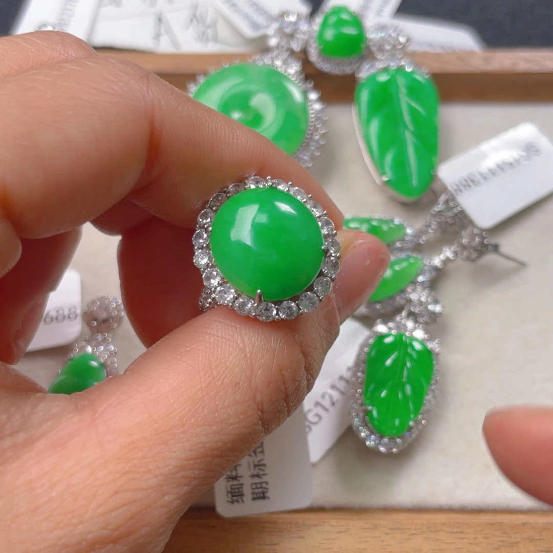 翡翠戒指银S925镶嵌翡翠