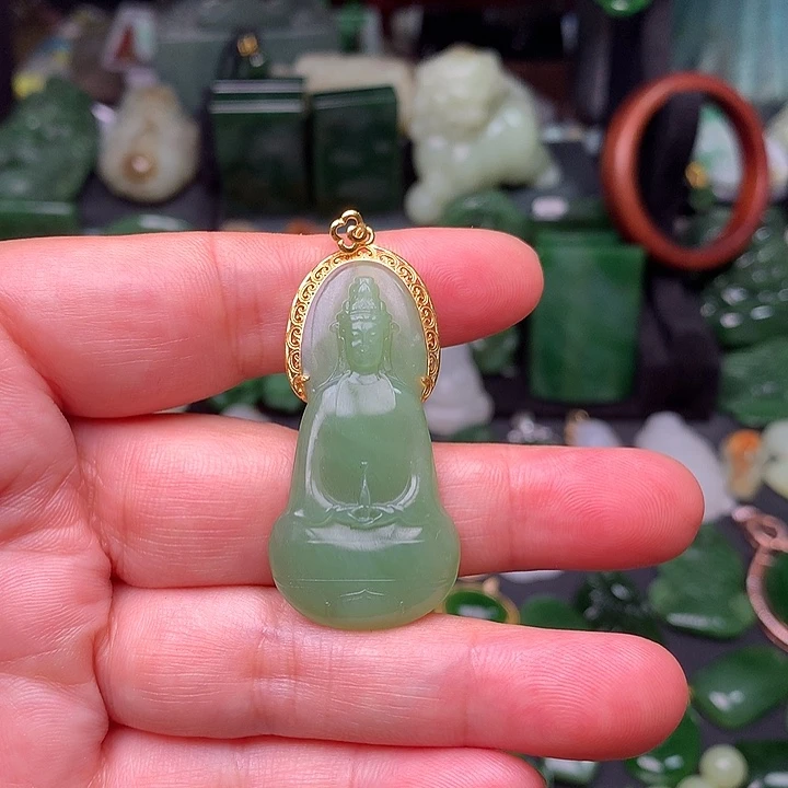 和田玉18K金镶嵌颈饰