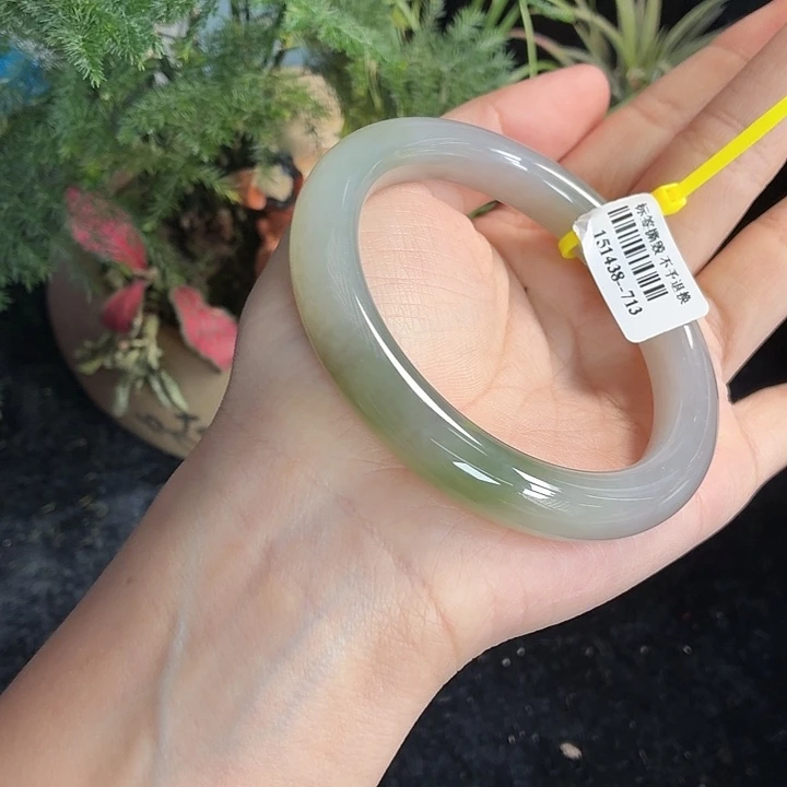 和田玉未镶嵌手镯5758