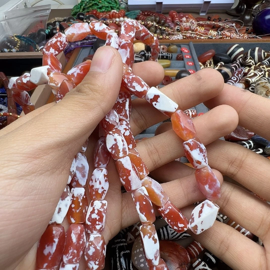 邱***慧玛瑙/玉髓未镶嵌珠宝半成品