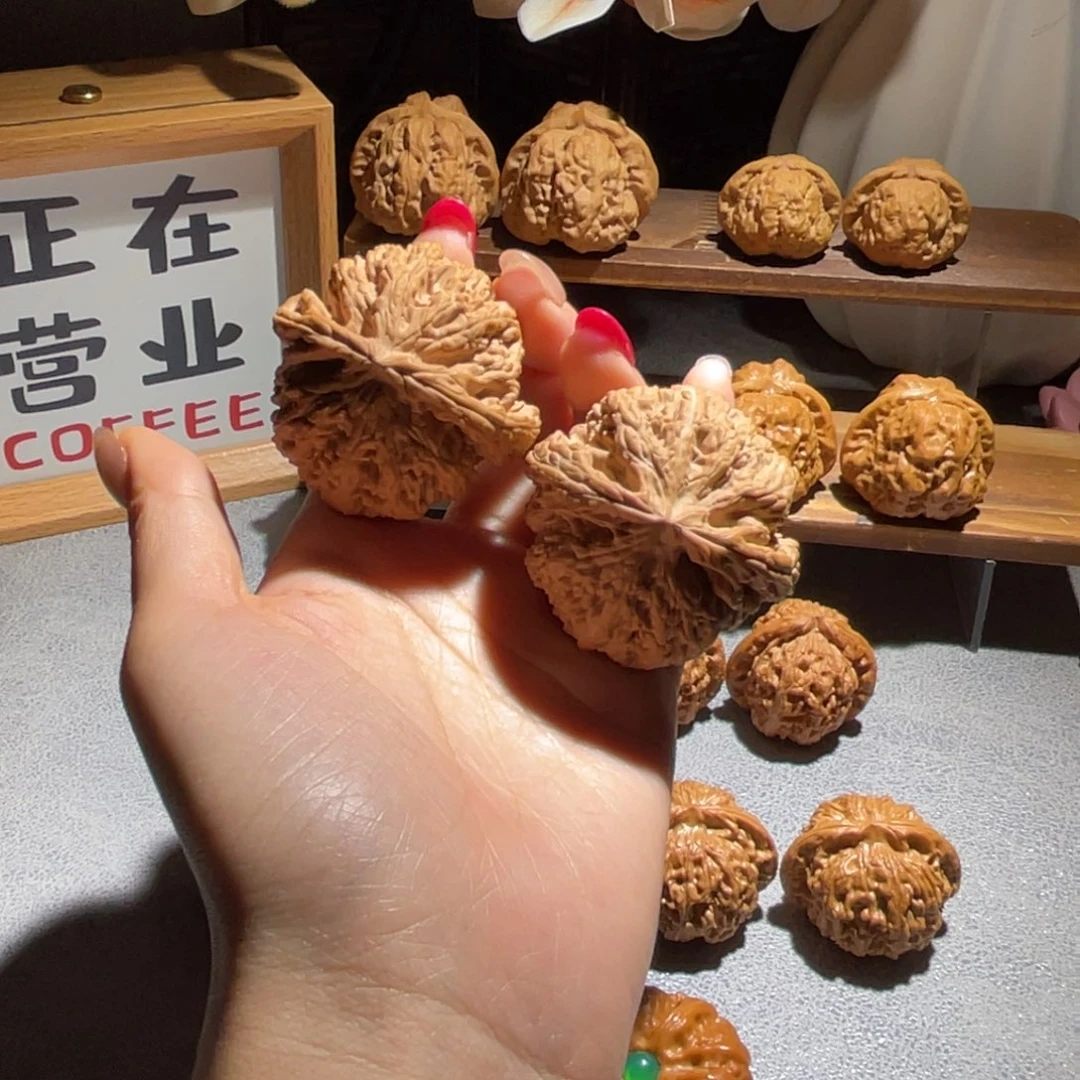 文玩核桃吊坠47全品大粗筋
