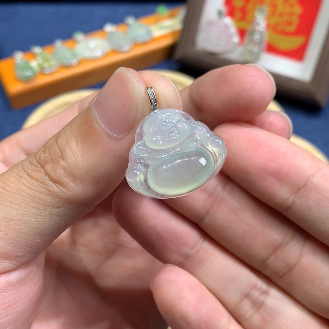 翡翠18K金镶嵌颈饰佛公