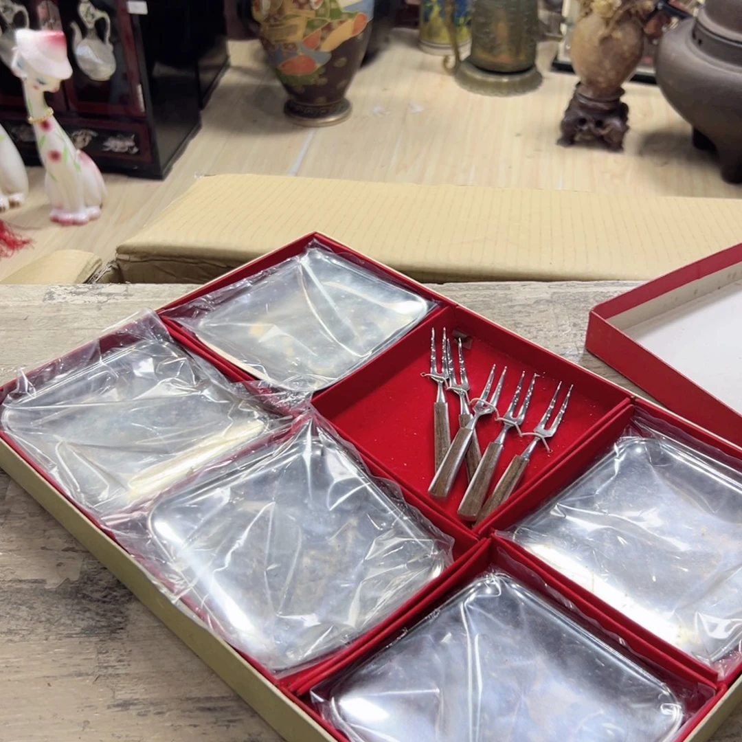 瓷片陶瓷和金属表面上产生