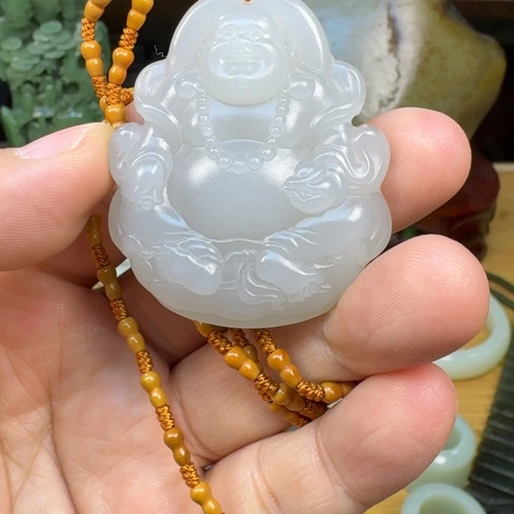 和田玉未镶嵌吊坠(赠链)