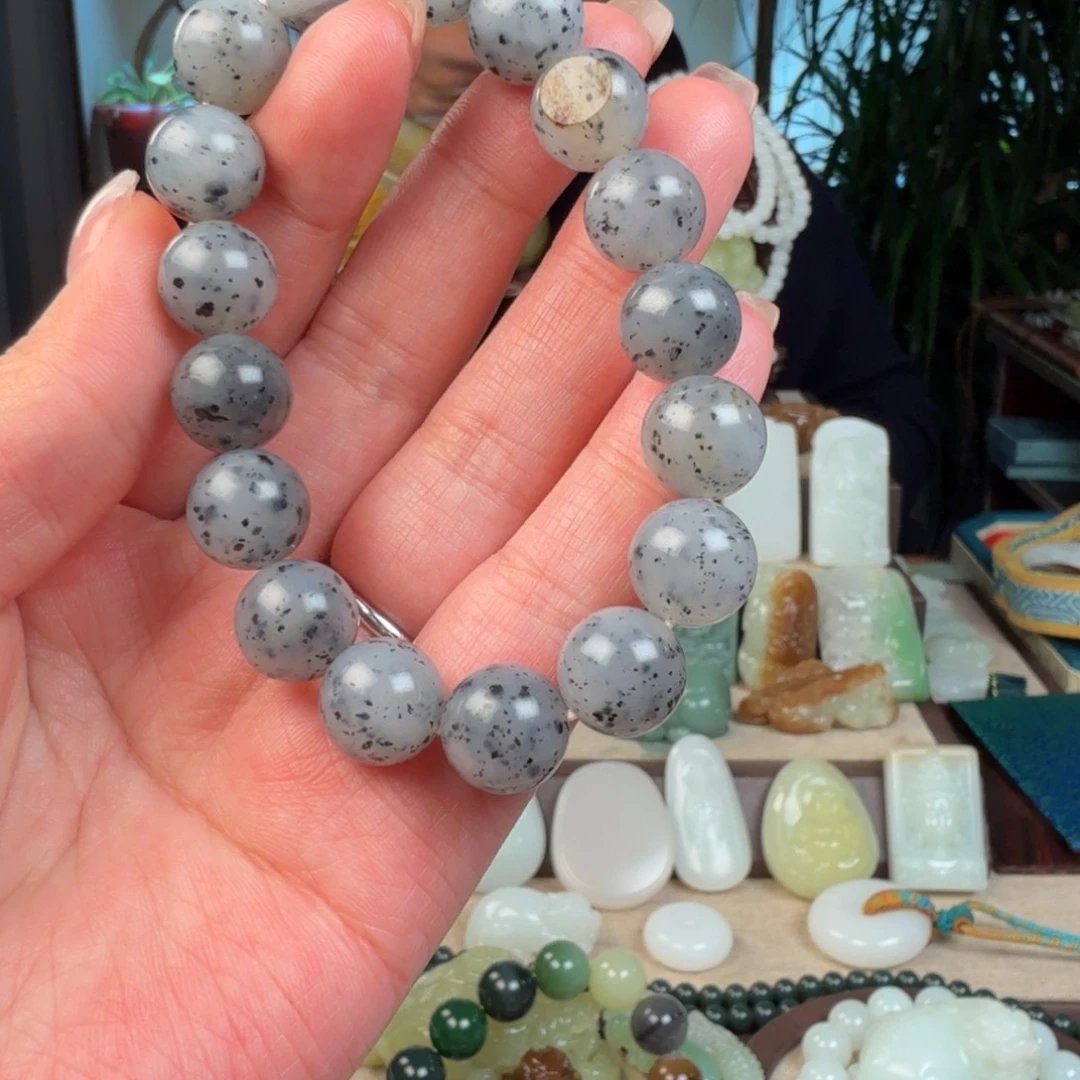 韩***斌和田玉未镶嵌颈饰