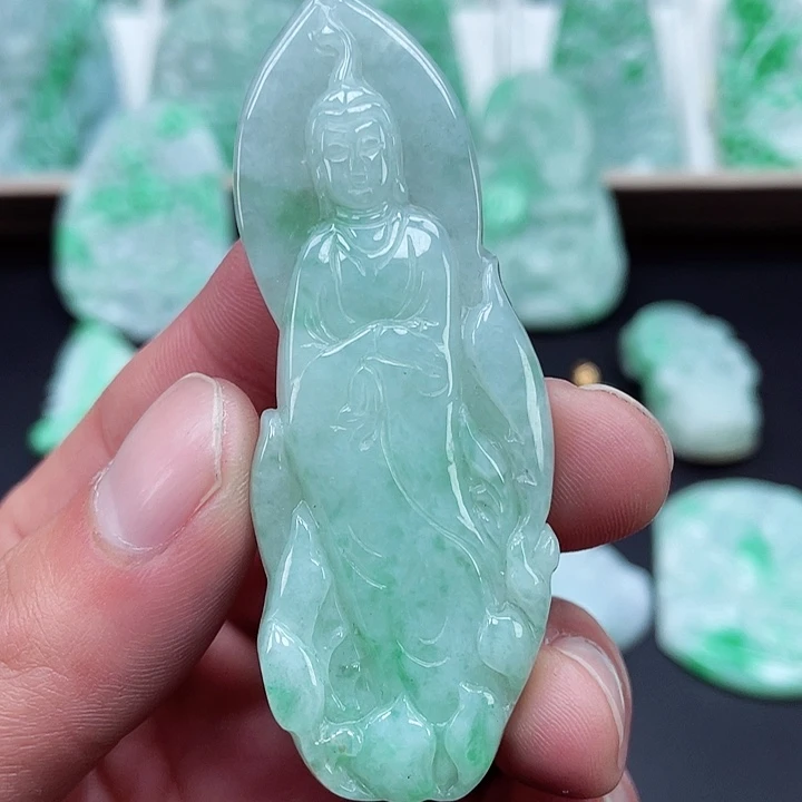 翡翠颈饰未镶嵌翡翠吊坠