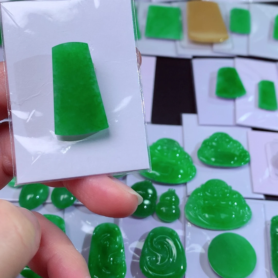 吊坠(赠链)未镶嵌翡翠天然翡翠