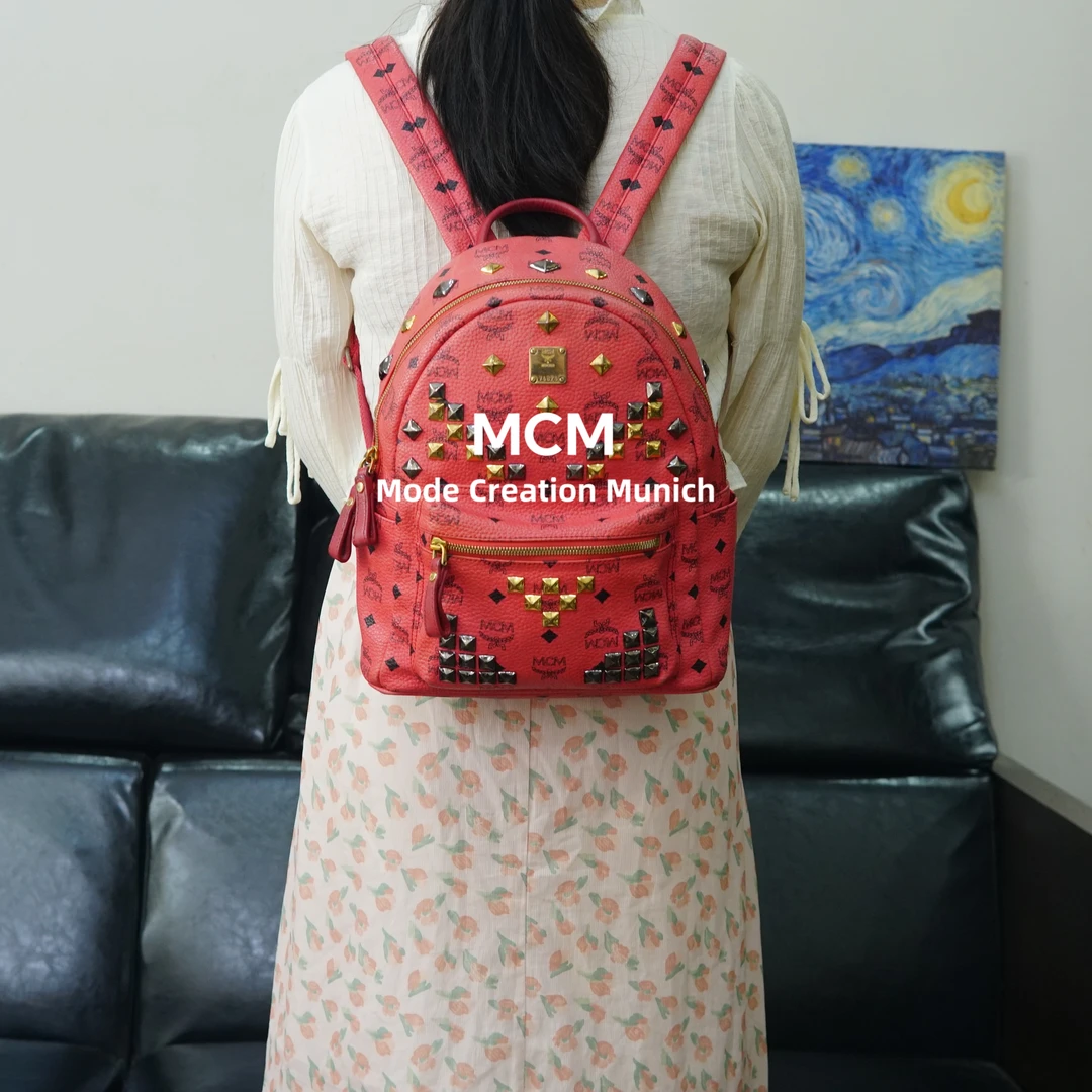 95新 MCM 玫红双肩书包/EE05523090/3090