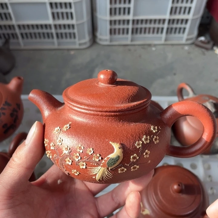 老厂紫砂壶一件。